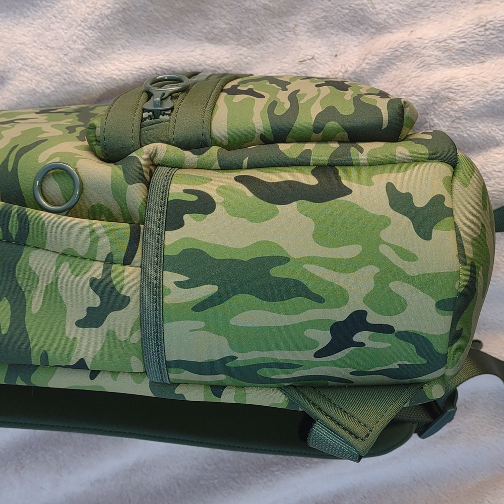 🙀🍀MADDEN GIRL Green Camo Backpack MG-5626 - Picture 10 of 14